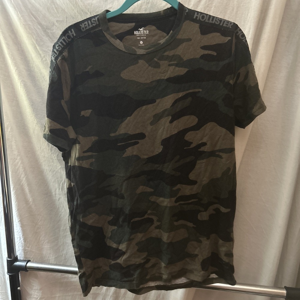 Hollister Camo Shirt Men's Large